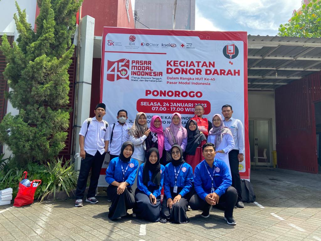 Masyarakat Ponorogo Antusias Lakukan Donor Darah Dalam Rangka Hut Ke-45 Pasar Modal Indonesia